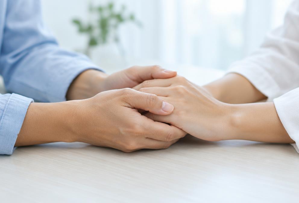 Minh họa sự lắng nghe và kết nối